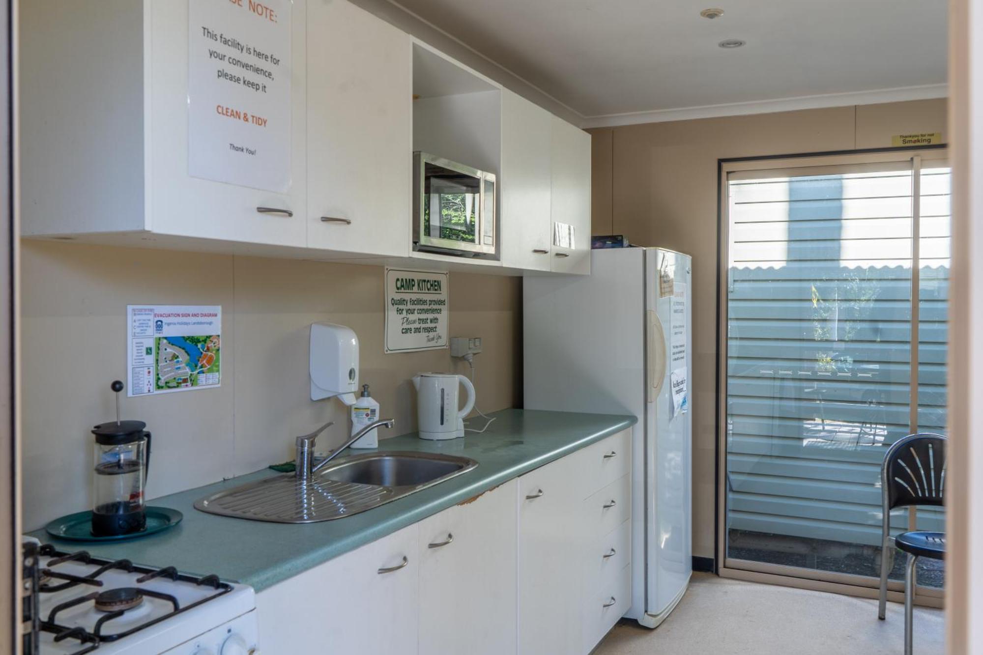 Landsborough Holiday Park Экстерьер фото